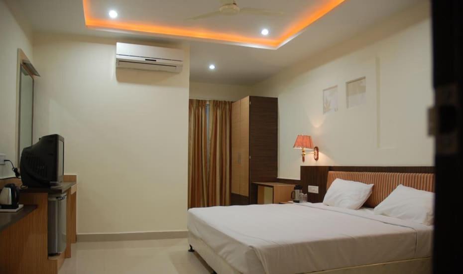 Hotel Sitara Royal Hyderabad Exterior foto